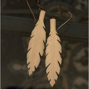 Vintage Native American Carved Feather Earrings